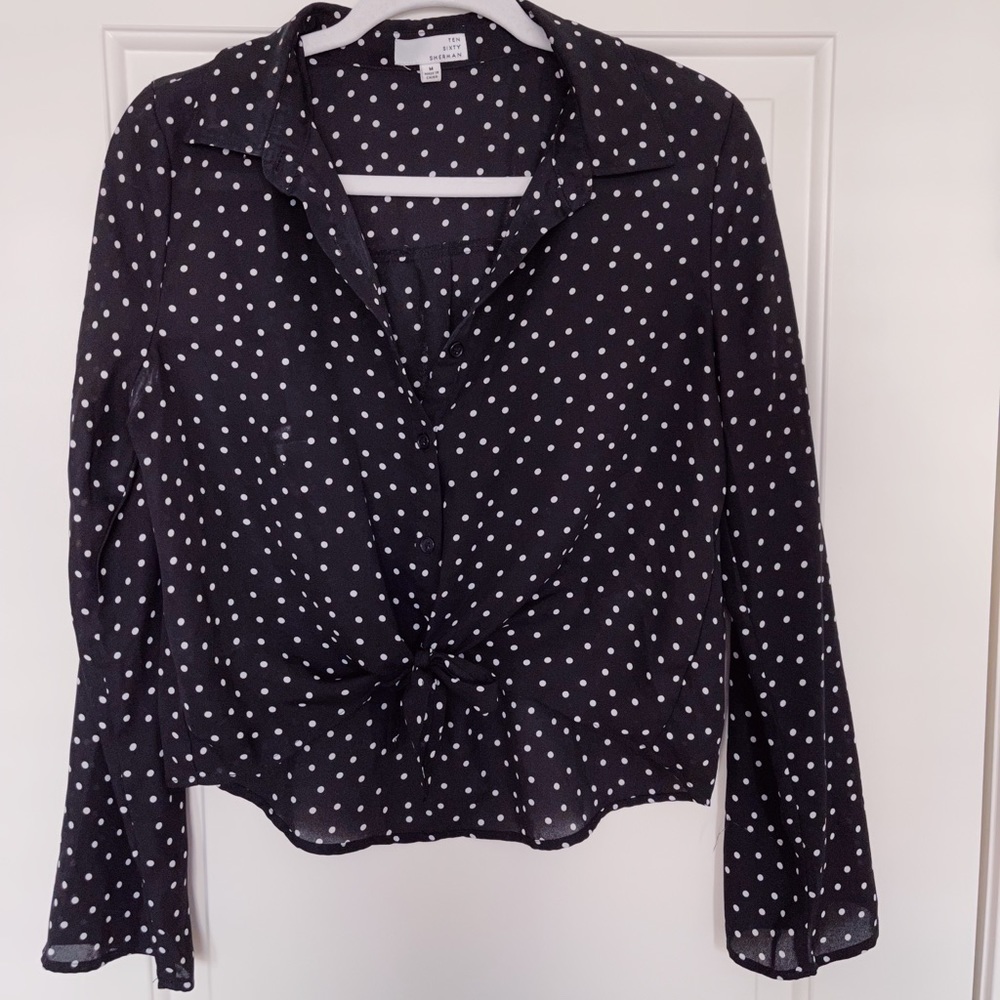 long sleeve polka dot front tie crop top